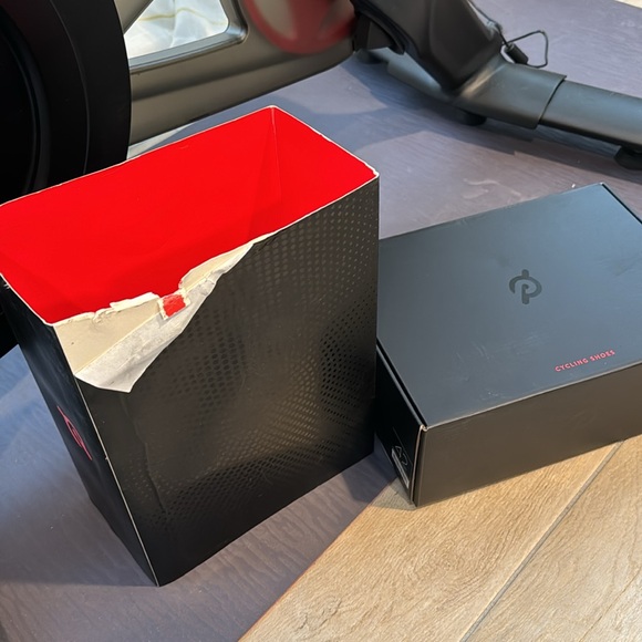 PELOTON Brand (unisex) Cycling Shoes - Like New! Never used! - Picture 9 of 9